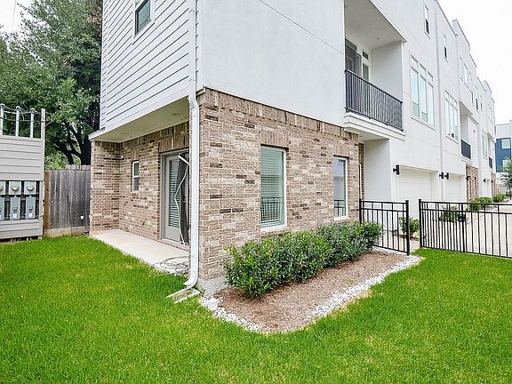 5th image of 5903 Val Verde St #D