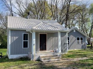 213 W Tebo St, Clinton, MO 64735