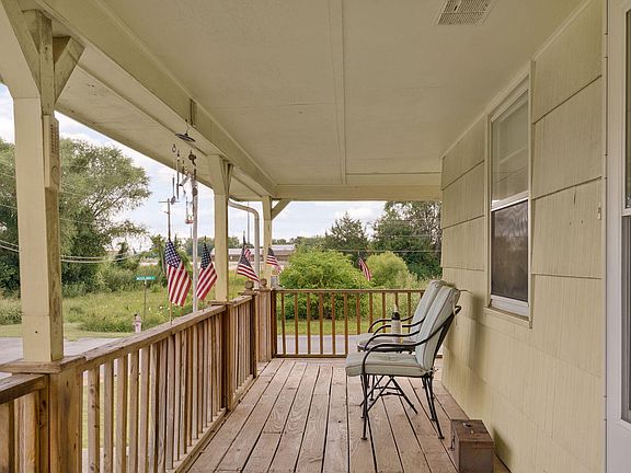 2nd image of 609 Seneker Avenue