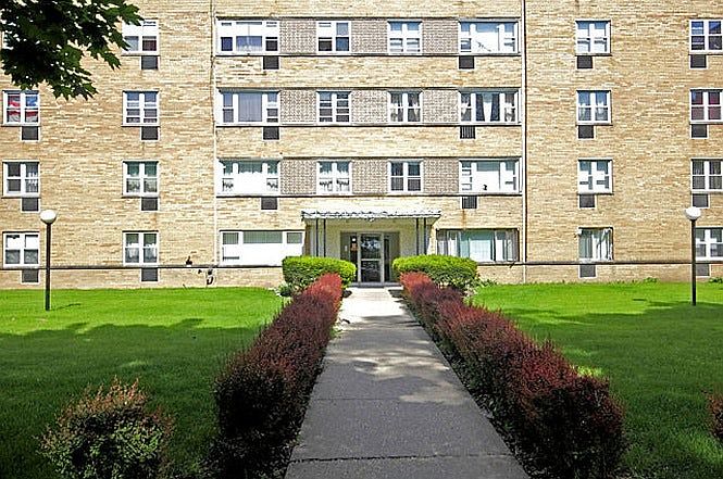 1st image of 6161 N Hoyne Ave APT 210