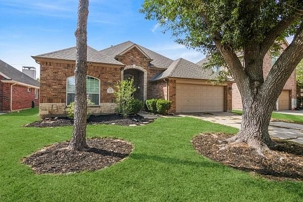 1st image of 118 Emerald Loch Ln