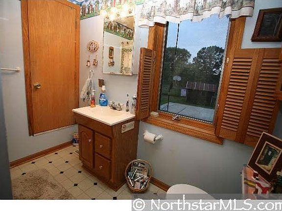 5th image of 12592 Lexington Avenue