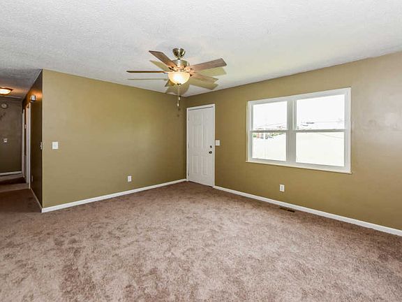 4th image of 102 Andrea Dr