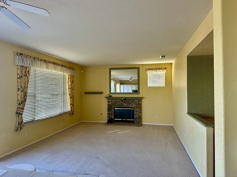 5155 Avenida De La Plata — Photo 5