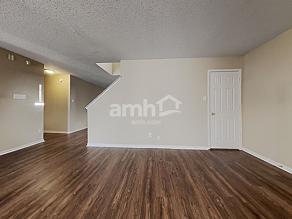 4th image of 706 Edgewood Ct