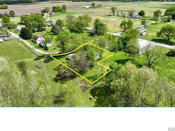 3rd image of 303 1st St