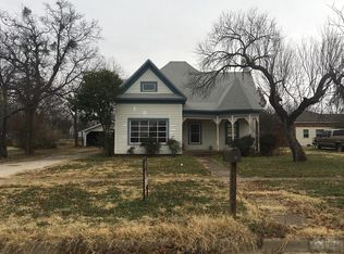 921 Virginia St, Graham, TX 76450