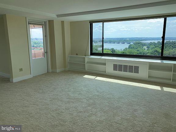 5th image of 1011 Arlington Blvd APT 830