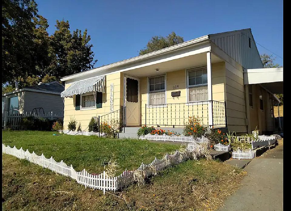 1st image of 914 SW 30th St