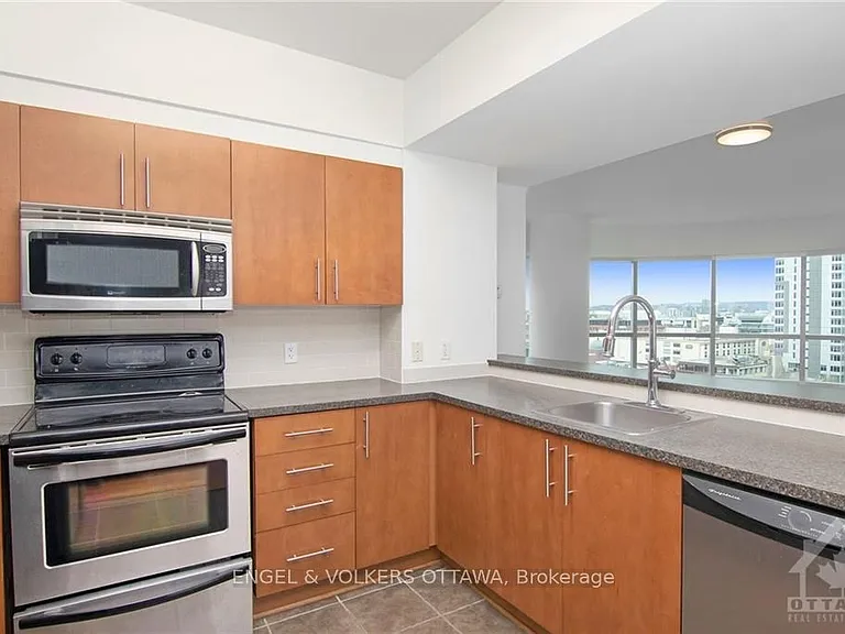 200 Rideau St #904 — Photo 9