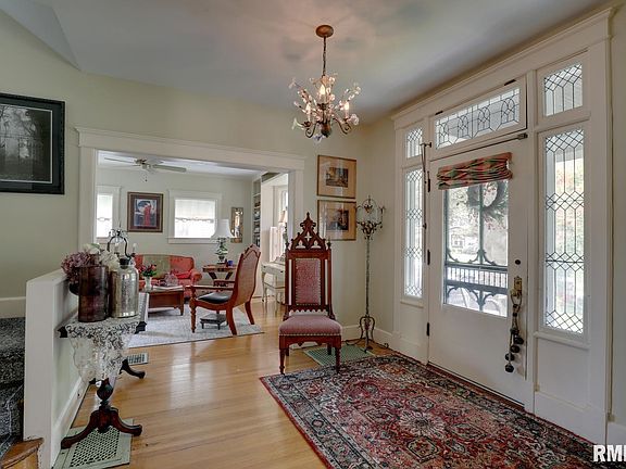 3rd image of 1805 Grove Ave