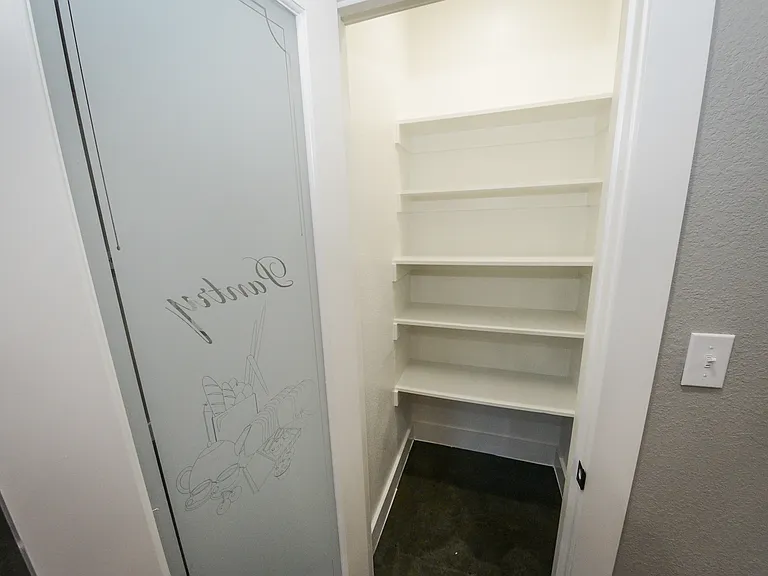 612 E Shepherd St — Photo 10