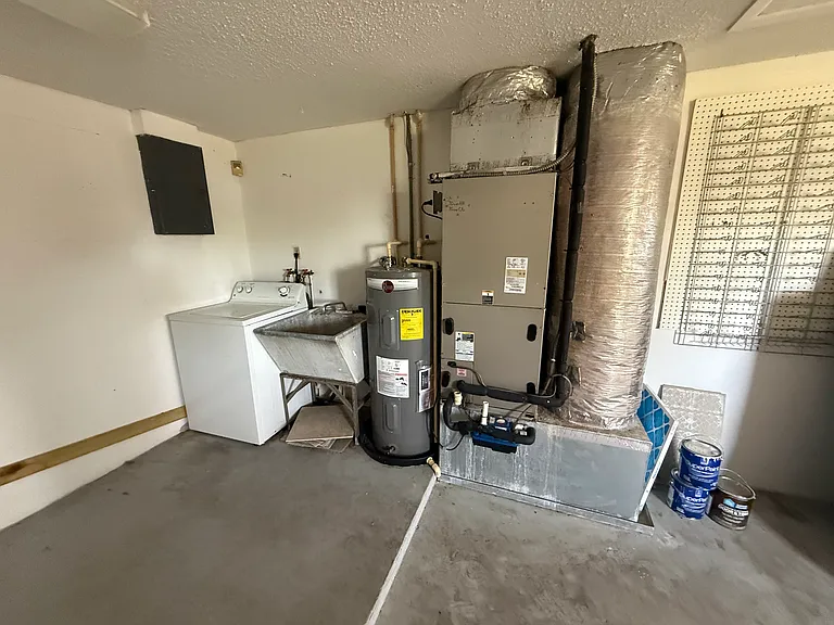 2604 Regatta Dr — Photo 11