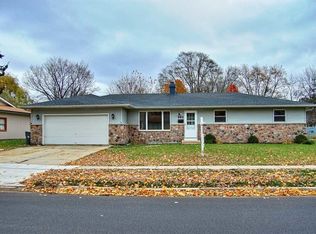 885 Adeline Ave, Elgin, IL 60123