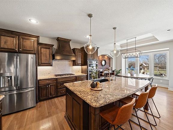 5th image of 10317 N Revere Ave
