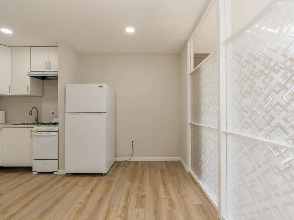 40 Beacon Avenue image 17 of 20