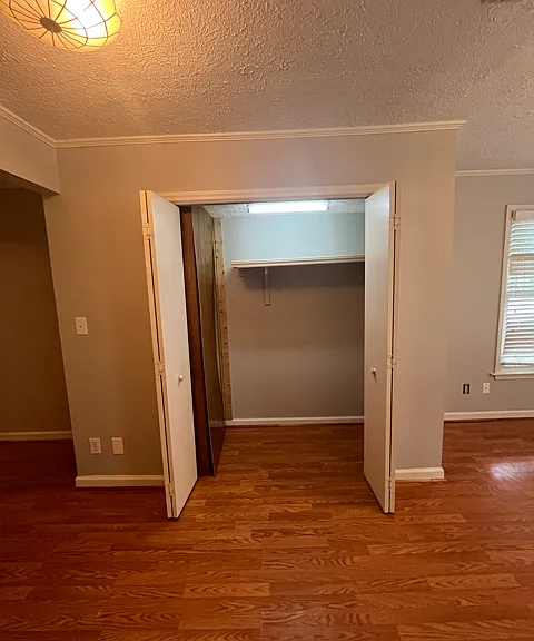 1810 Catawba St — Photo 13