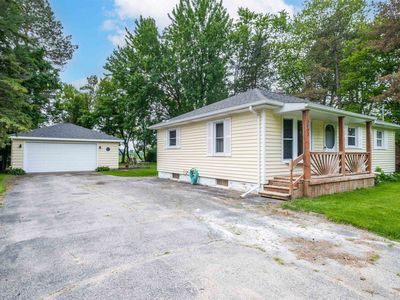 3053 Kerry St, Mount Morris, MI, 48458