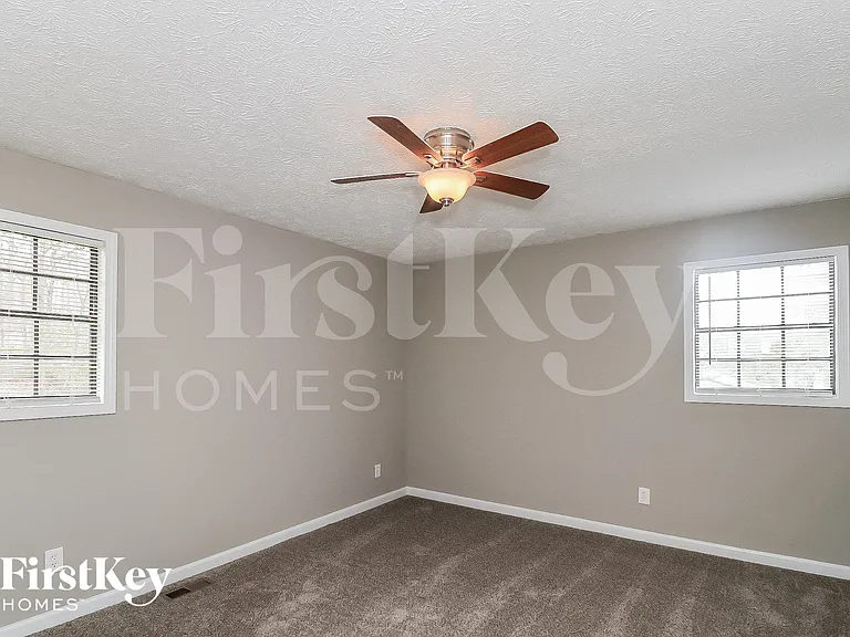 3762 Cambridge Dr SW — Photo 8