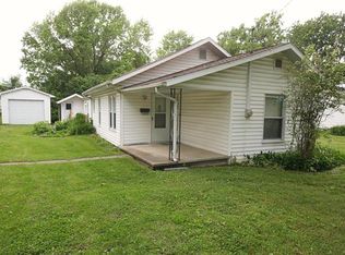 1411 N 6th St, Vandalia, IL 62471