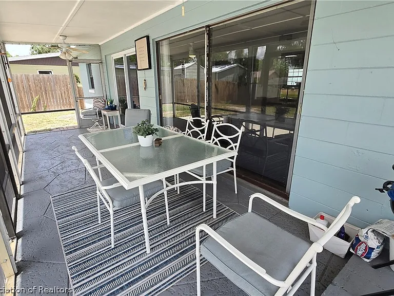 639 Killarney Dr — Photo 29
