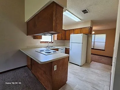 606 Krystal Ln — Photo 10