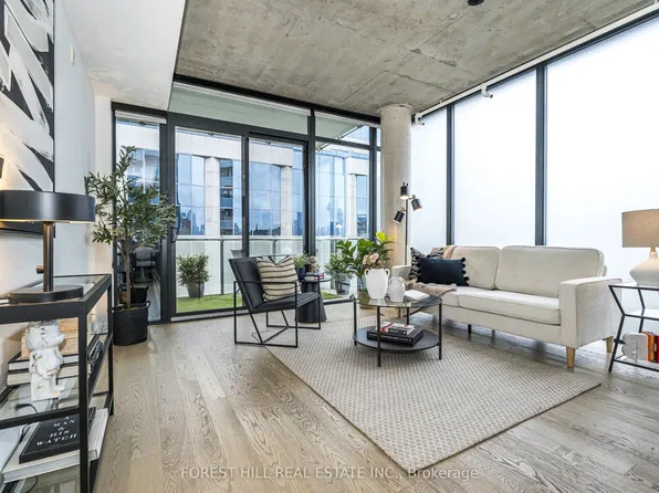 25 Stafford St #611, Toronto, ON M5V 0G3