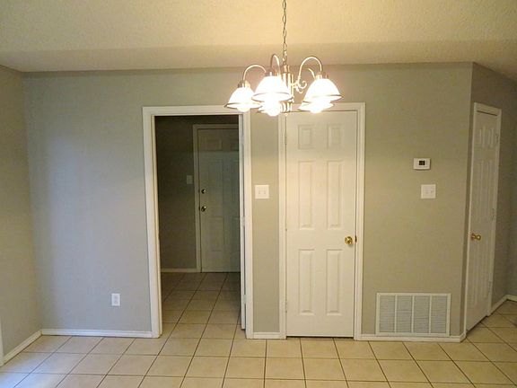 3rd image of 10106 Evanston Ave Unit 1