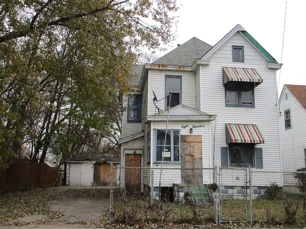 800 S Warren St photo 1