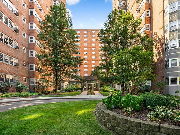 2nd image of 4950 N Marine Dr APT 1507