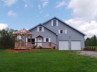 2720 S Wathan Rd, Pekin, IN 47165