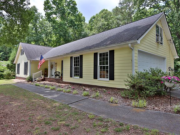2nd image of 2406 Ivy Way