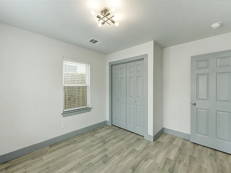 3112 Wentworth St #2 — Photo 20
