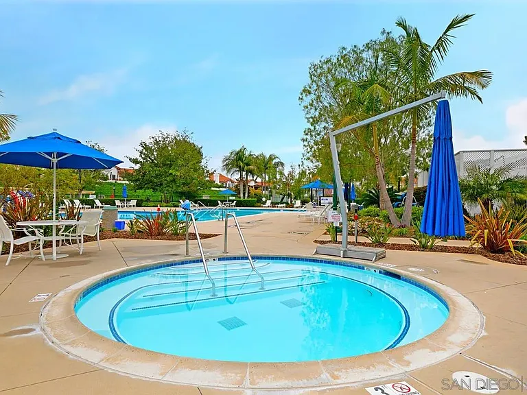 Swimming Pool/Hot Tub/Sauna