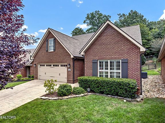 2nd image of 251 Savannah Park Dr