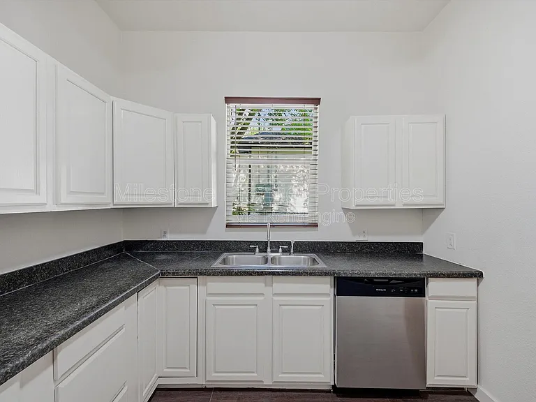 1008 W Morgan St — Photo 10