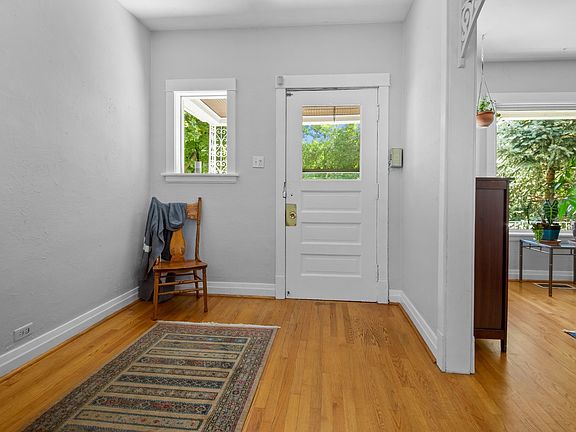3rd image of 4154 N Monticello Ave