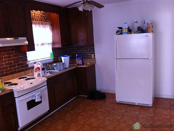 3rd image of 212 Green Acres Ave