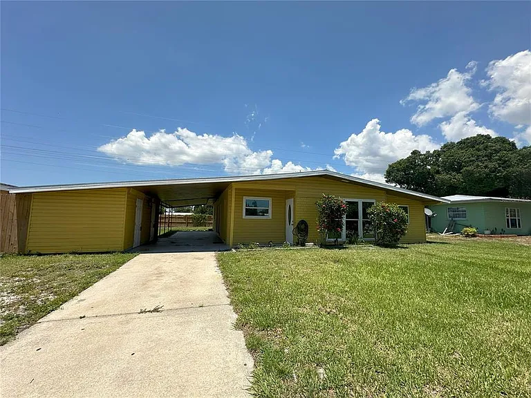 3335 Dudley St — Photo 2