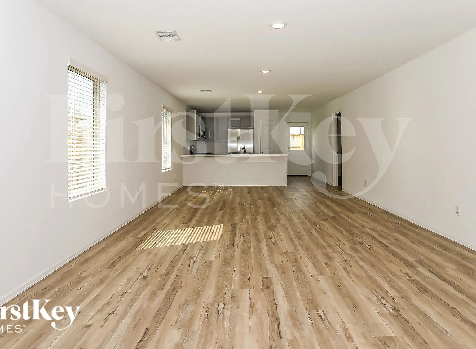 3 bed, 2.0 bath, 1461 sqft, $1,970 — Photo 3