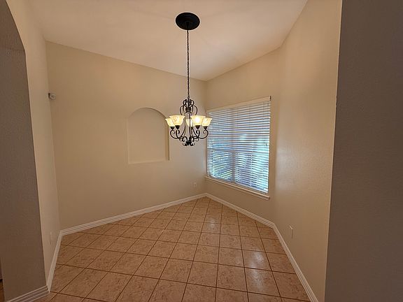 5th image of 2113 Reston Dr