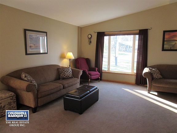 4th image of 301 Chapley Ave