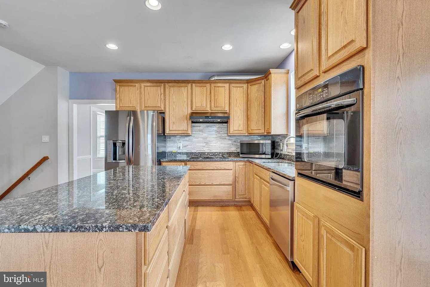 5 bed, 3582 sqft, $3,600 — Photo 3