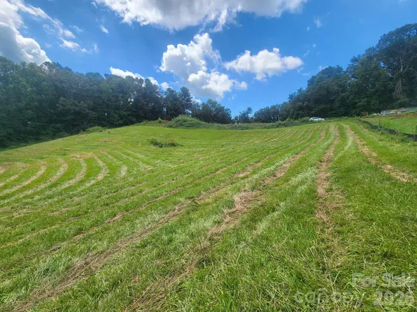 22 Setter Ln #3, Weaverville, NC 28787