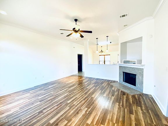 4th image of 514 Glensview Dr