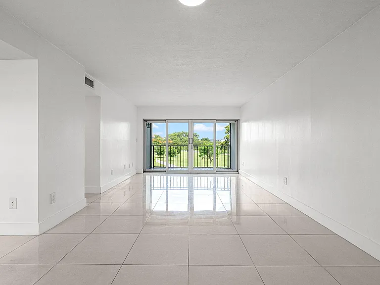 9170 Fontainebleau Blvd #301 — Photo 10