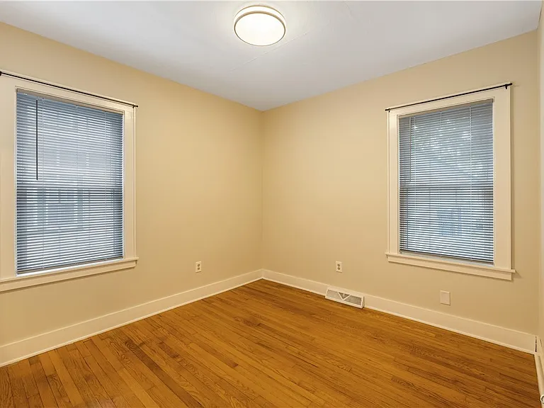 448 Buckingham Ave — Photo 12