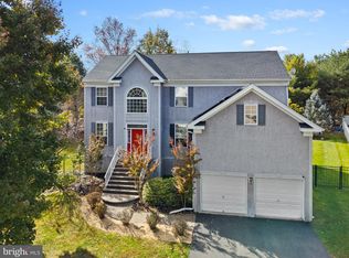 3 Jasper Dr, Columbus, NJ 08022