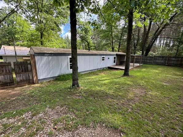 6188 E 28th St, White Cloud, MI 49349