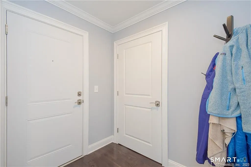 2 bed, 2.0 bath, 1007 sqft, $3,400 — Photo 4